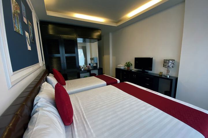Room 6 of 86