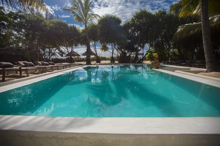 Pool 20 of 33