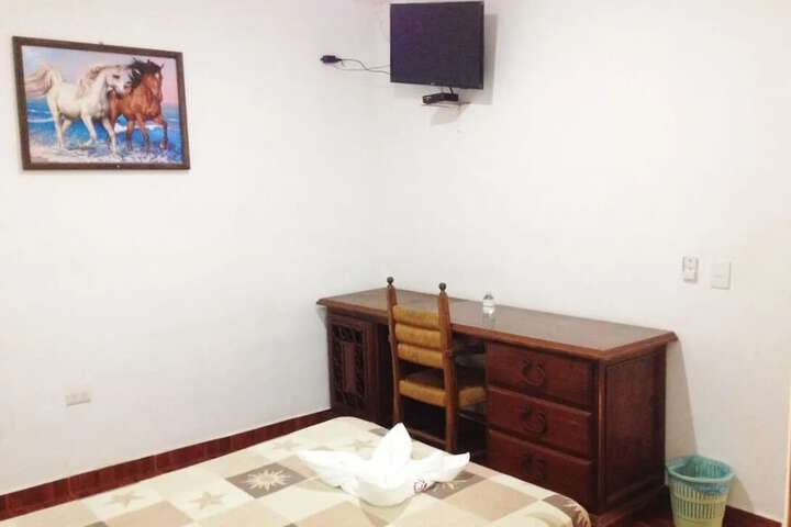 Room 8 of 11