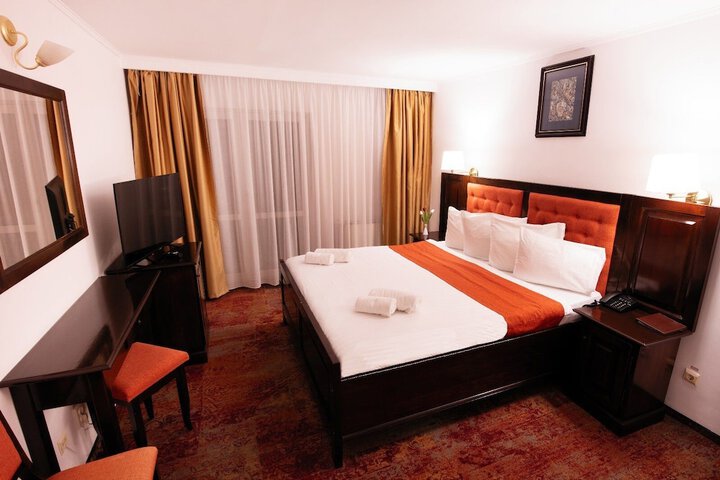 Room 7 of 88