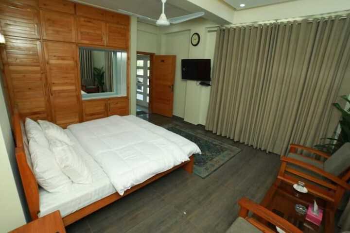 Room 12 of 35