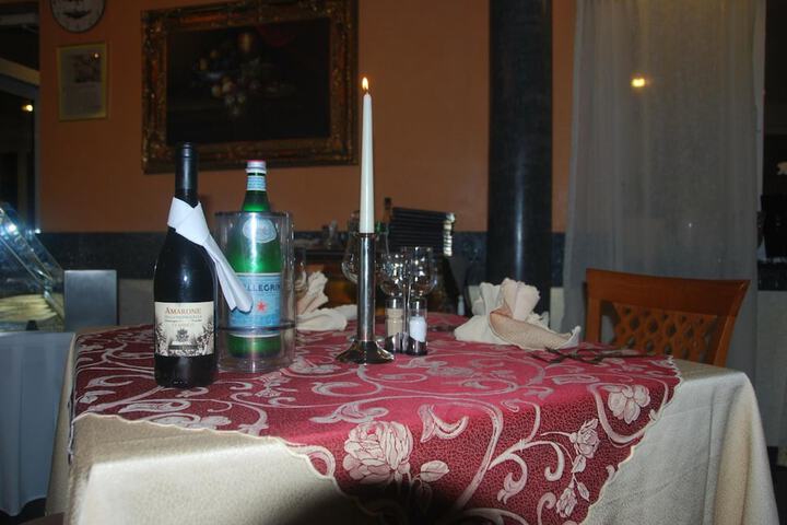 Dining 32 of 37