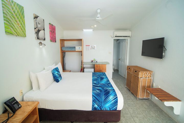 Room 27 of 73