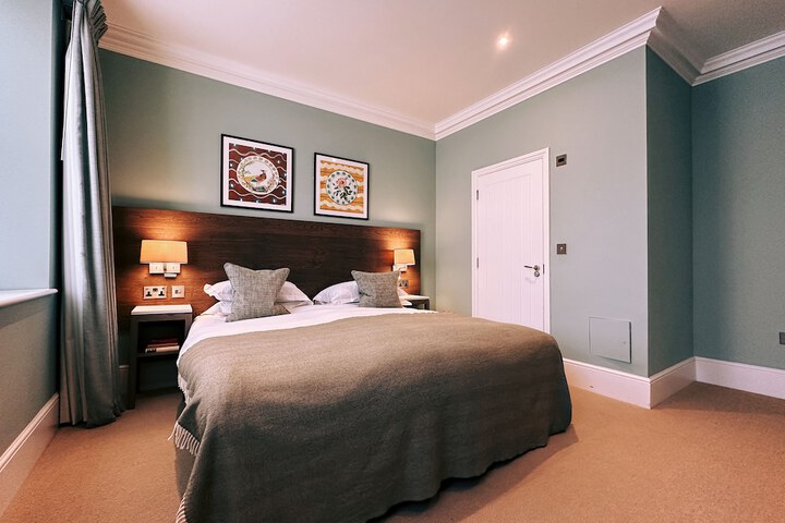 Room 16 of 53