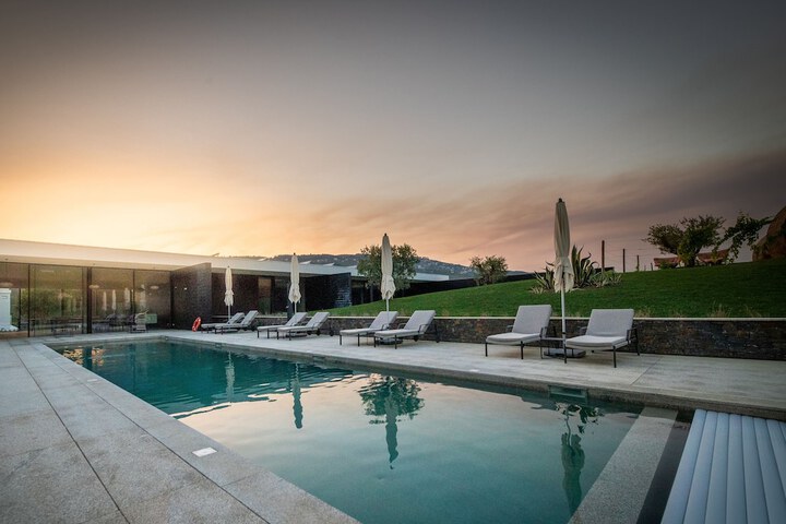 Pool 70 of 152
