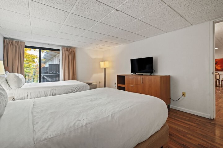 Room 27 of 59