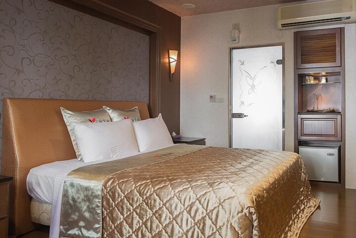 Room 4 of 31