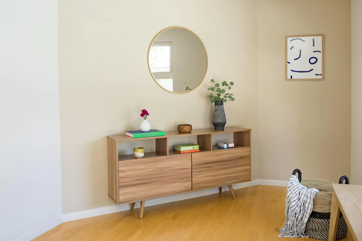 Room 2 of 10