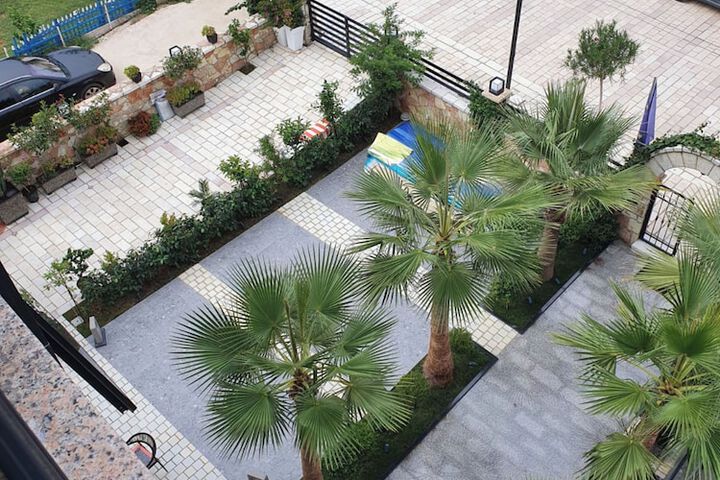 Terrace/Patio 136 of 137