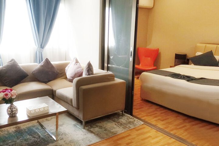 Room 15 of 32