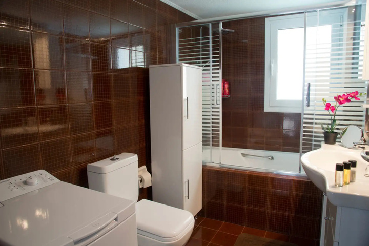 Room 8 of 23