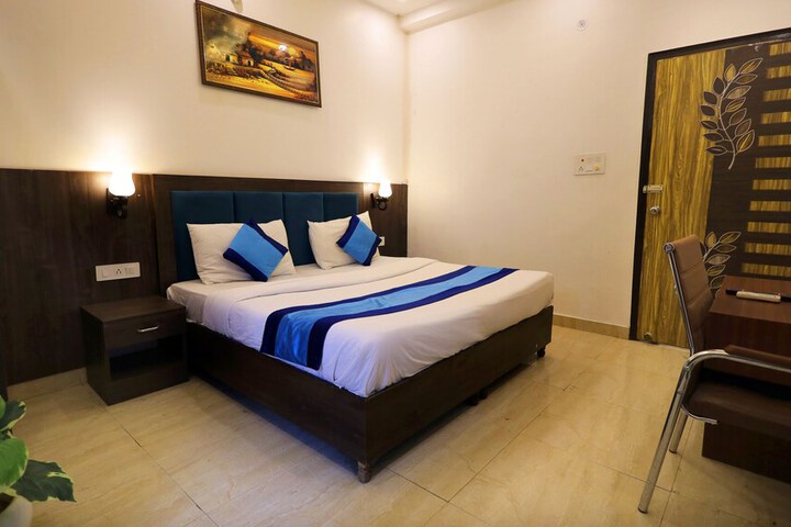 Room 14 of 24