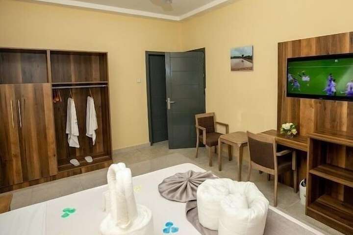 Room 6 of 40