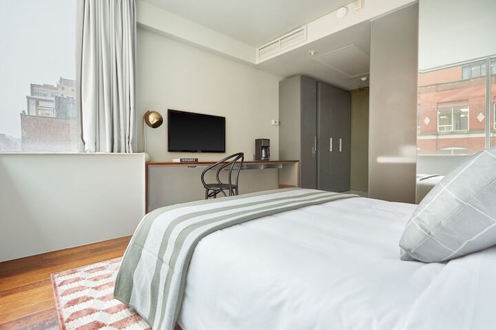 Room 4 of 36