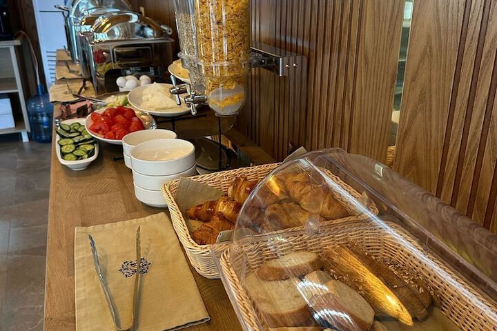 Dining 80 of 120
