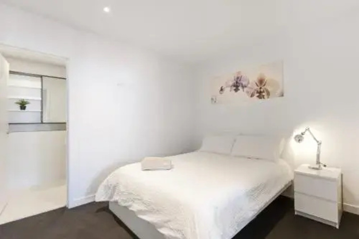Room 3 of 9