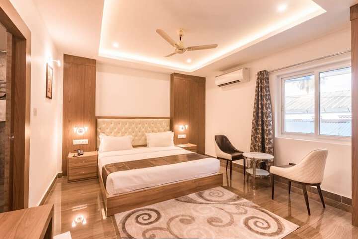 Room 7 of 17