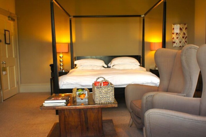 Room 11 of 36