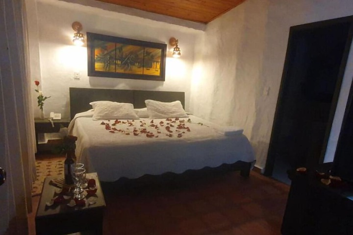 Room 2 of 16