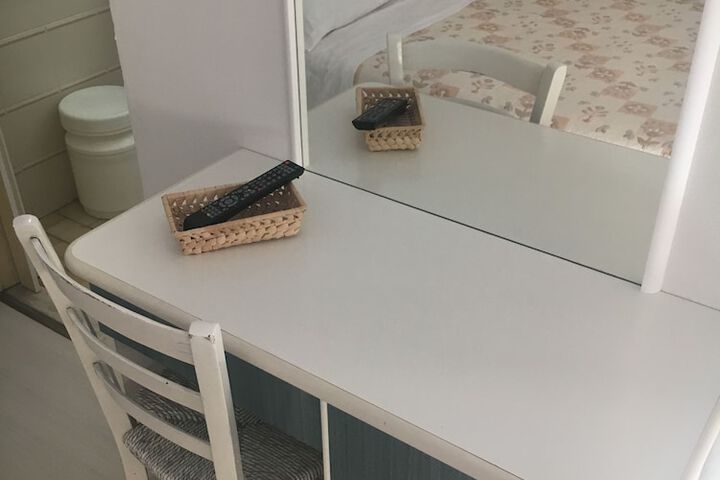 Room 6 of 45