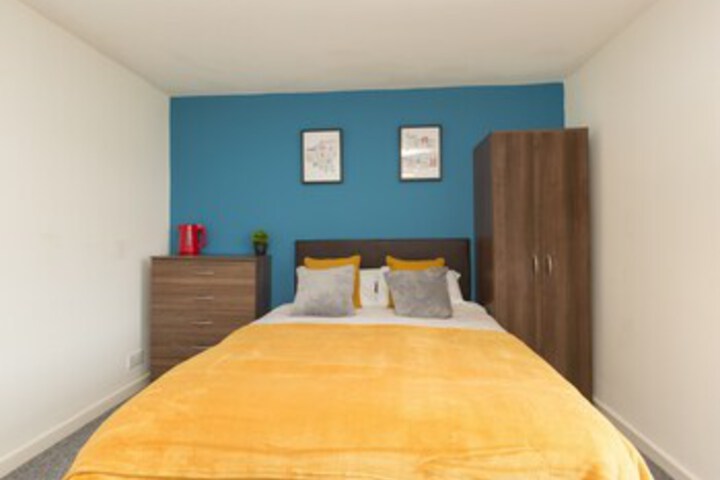 Room 33 of 62