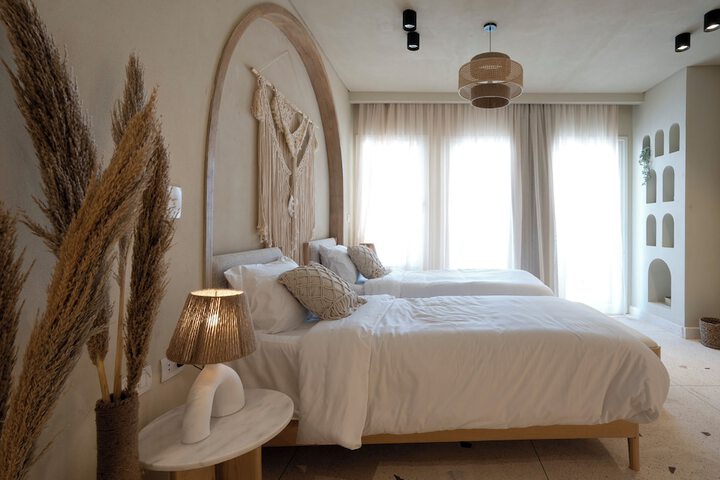 Room 8 of 55
