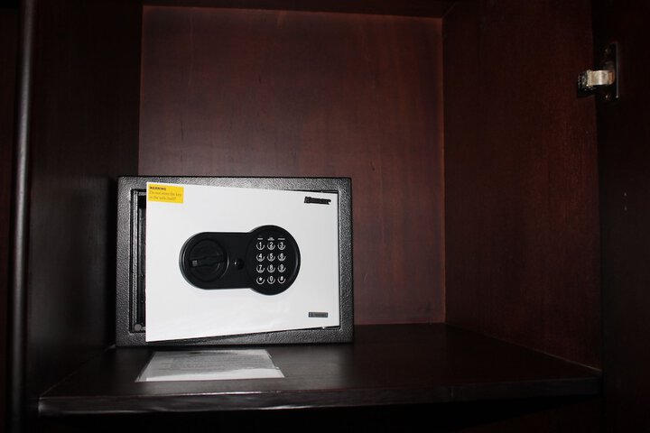 Room 10 of 40
