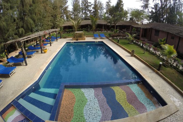 Pools & Facilities