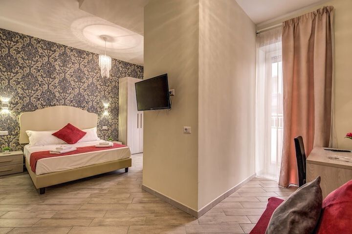 Room 9 of 33