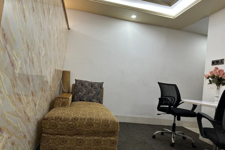 Room 12 of 18