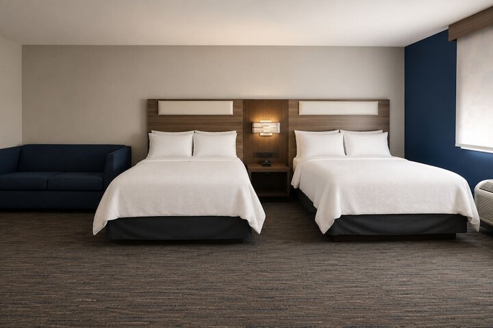 Room 43 of 102