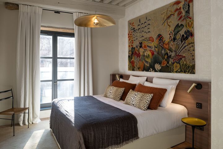 Room 15 of 285