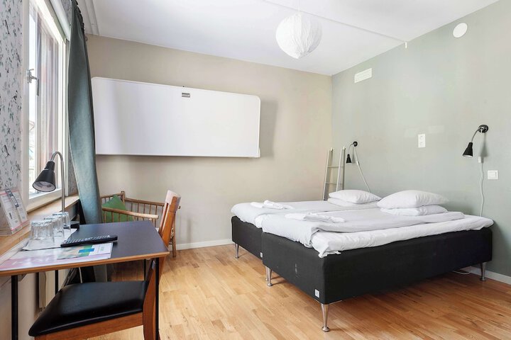 Room 34 of 82