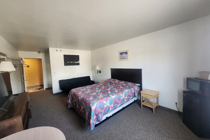 Room 5 of 6