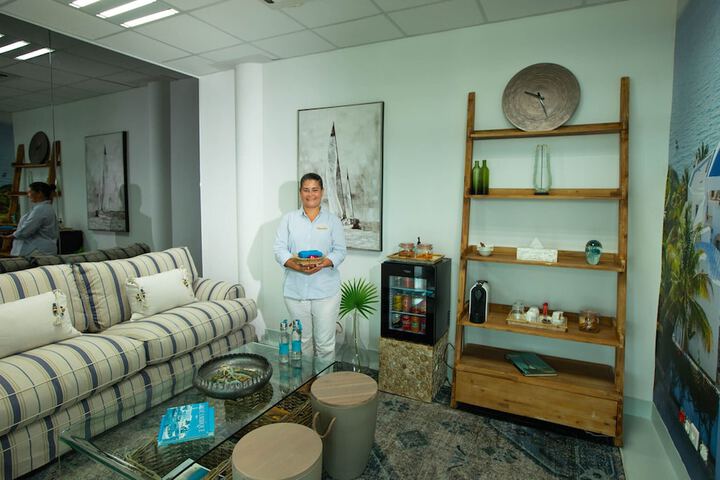 Entrance & Lobby