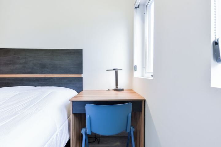 Room 82 of 228