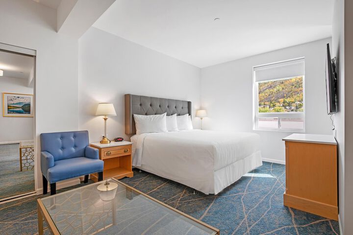 Room 6 of 42