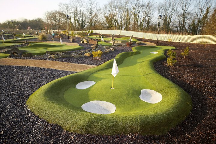 Mini-golf