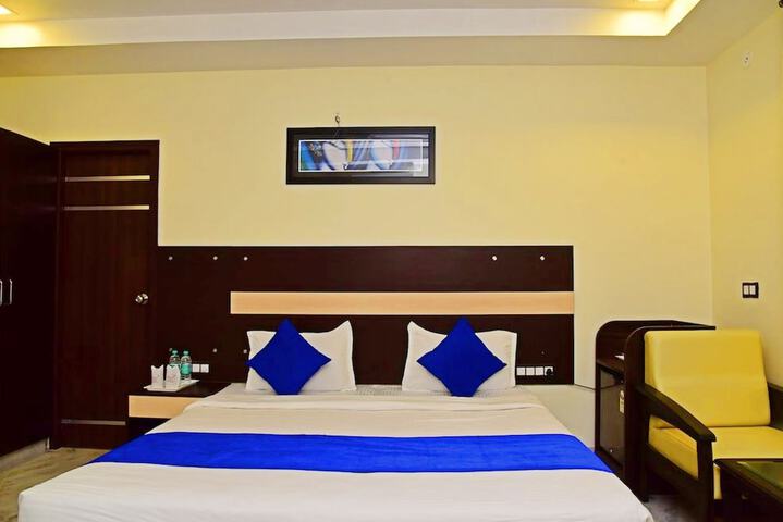 Room 10 of 29