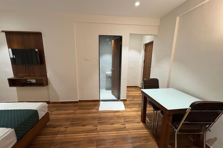 Room 12 of 42