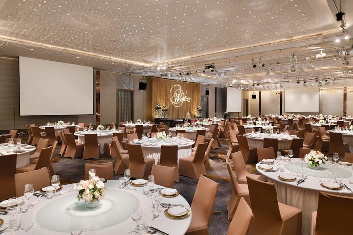 Ballroom/Hall 104 of 117