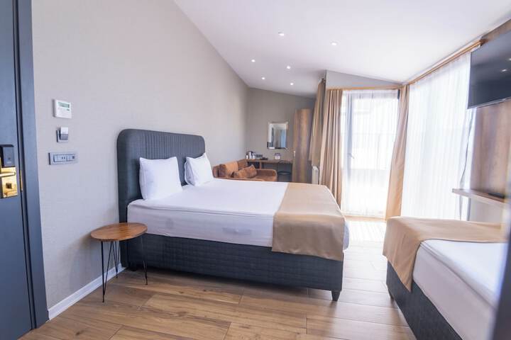 Room 6 of 34