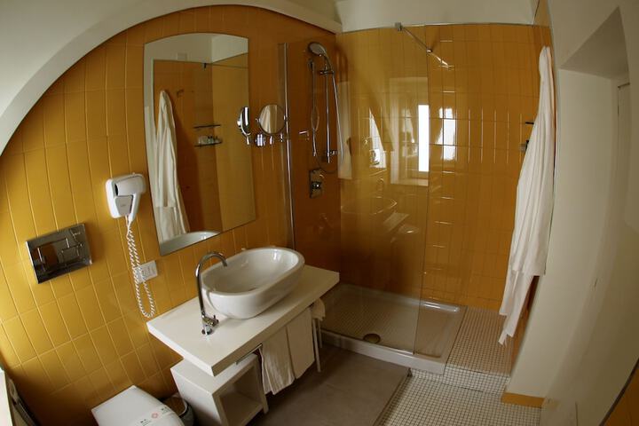 Room 29 of 54
