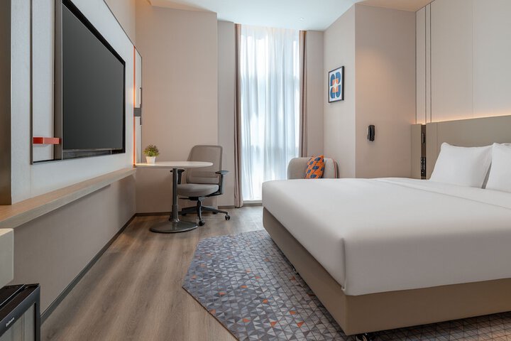 Room 52 of 79