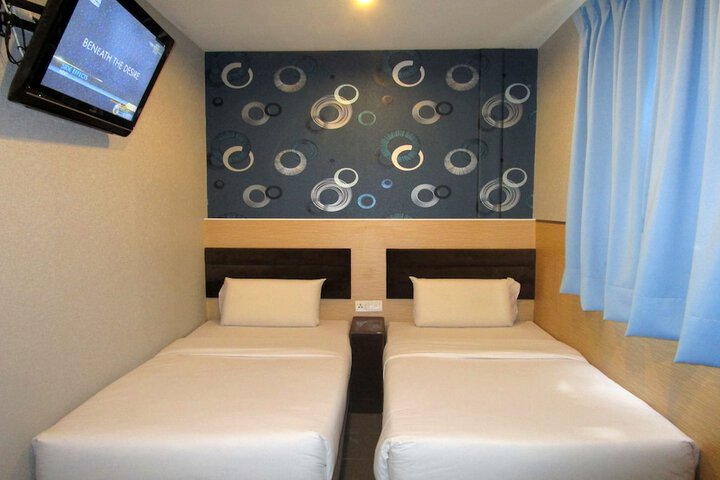Room 10 of 36