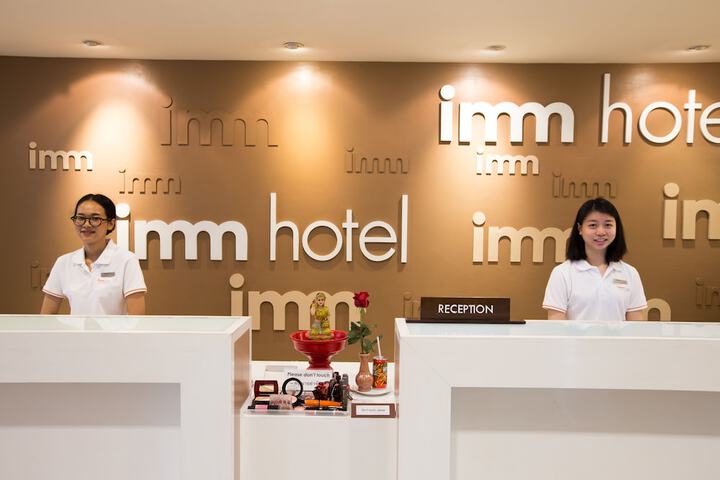Entrance & Lobby
