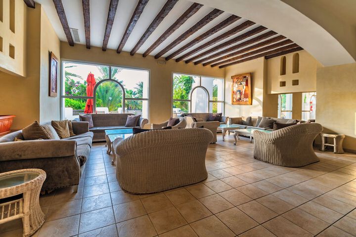 Hotel Interior 14 of 148