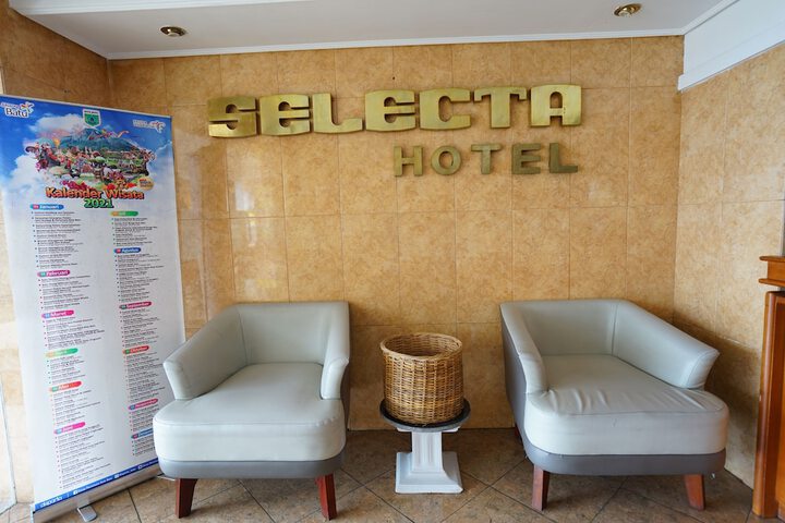 Hotel Interior 2 of 80