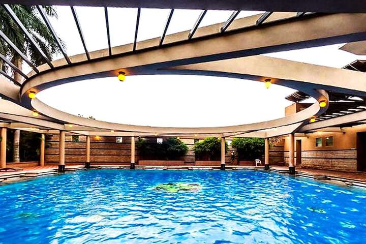 Hotel with Pool