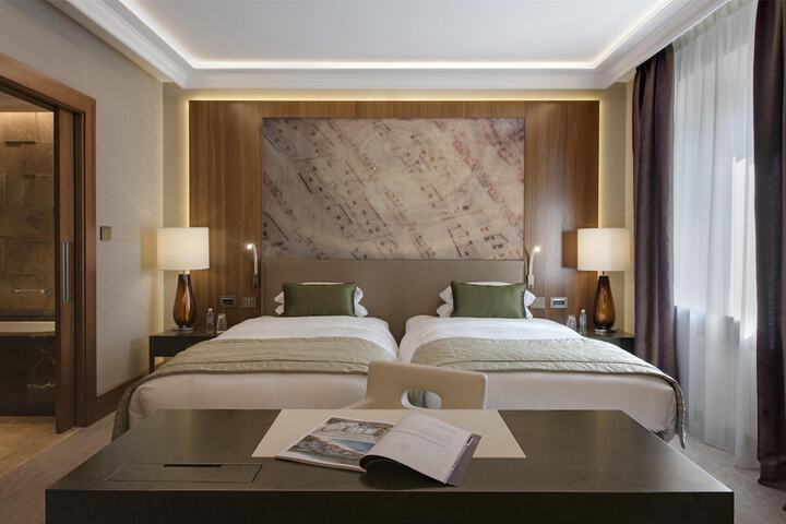 Room 17 of 208